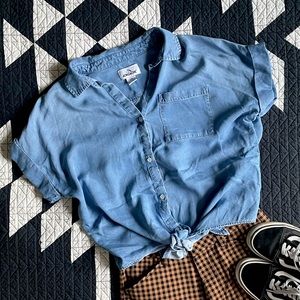 JORDACHE chambray button front shirt, women’s size large